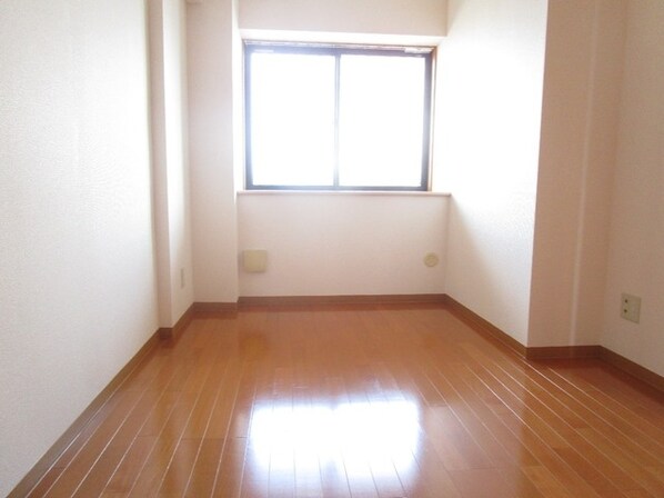 ベルシャイン厚木の物件内観写真